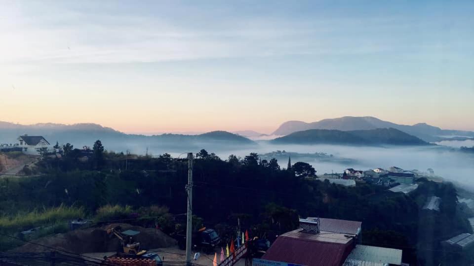Carina House Hotell Dalat Exteriör bild